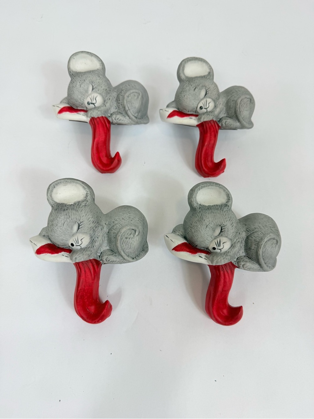 VTG Christmas Around The World Mouse Stocking Holders 1987 (4)